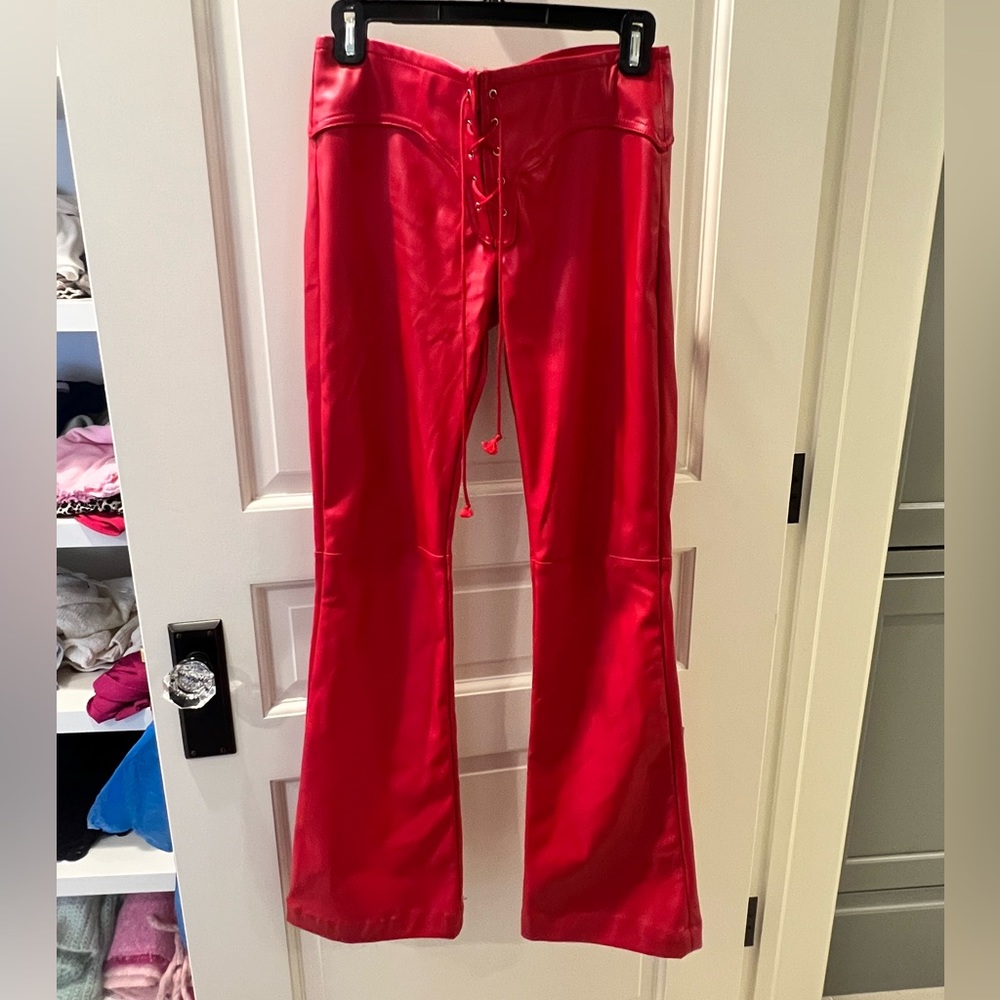 Revice Wild Heart Red Encore Faux Leather Front
Tie Low Rise Flare Pants Size 27